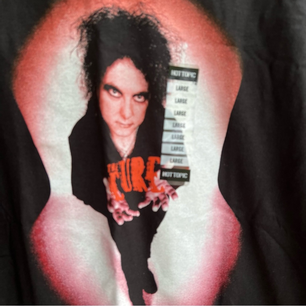 🍒💣 The Cure band t-shirt